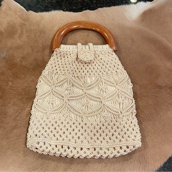 Vintage Handbags - VINTAGE | Macrame Wooden Handle Bag